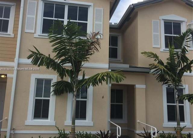 Property at 2819 SE 1st Dr #6, Homestead, FL 33033, 3 beds, 2.5 baths