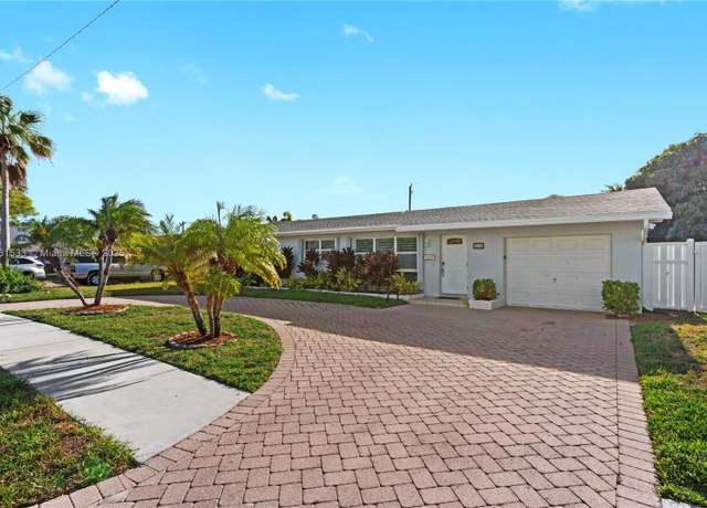 Property at 605 SE 8th Ave, Deerfield Beach, FL 33441, 4 beds, 3 baths