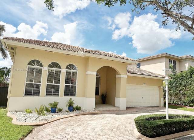 Property at 16032 SW 63rd Ter, Miami, FL 33193, 4 beds, 2.5 baths