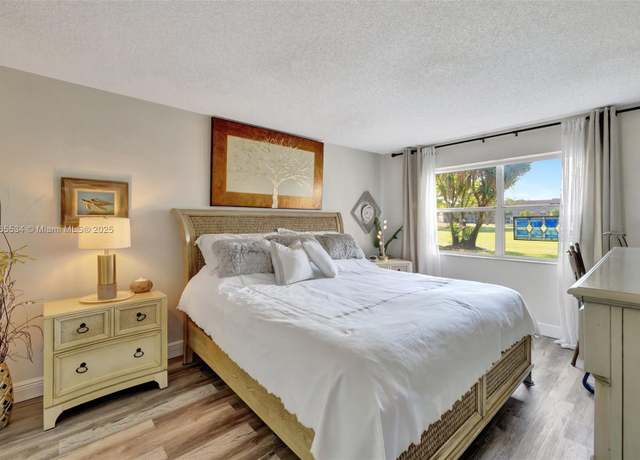 Property at 9821 Sunrise Lakes Blvd #107, Sunrise, FL 33322, 1 bed, 1.5 baths