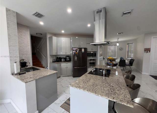 Property at 13745 SW 113th Ln, Miami, FL 33186, 4 beds, 3 baths