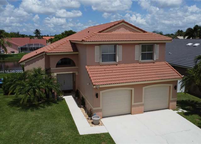 Property at 975 NW 165th Ave, Pembroke Pines, FL 33028, 4 beds, 2.5 baths