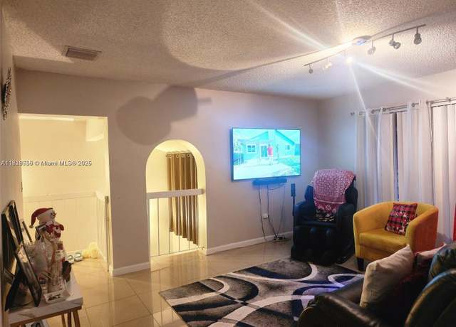 Property at 8409 N Missionwood Cir Unit D-30, Miramar, FL 33025, 3 beds, 2 baths