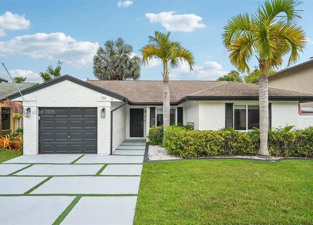Property at 731 Briarwood Ter, Davie, FL 33325, 3 beds, 2 baths