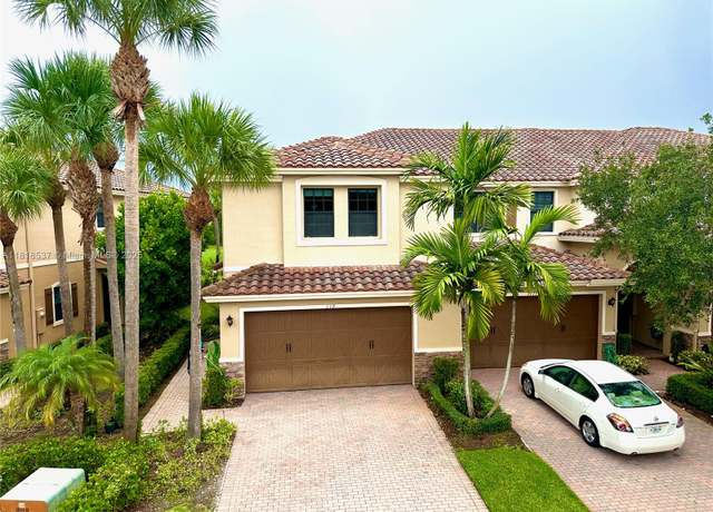 Property at 119 Riverwalk Circle East, Plantation, FL 33325, 3 beds, 2.5 baths