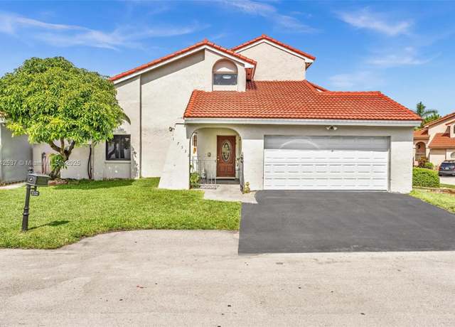 Property at 17532 NW 61st Ct N, Hialeah, FL 33015, 4 beds, 3 baths