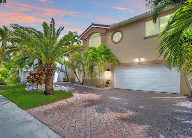 Property at 11210 Rockinghorse Rd, Cooper City, FL 33026, 3 beds, 2.5 baths