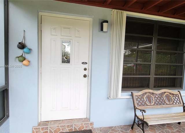 Property at 521 N 70th Way, Hollywood, FL 33024, 3 beds, 1 bath