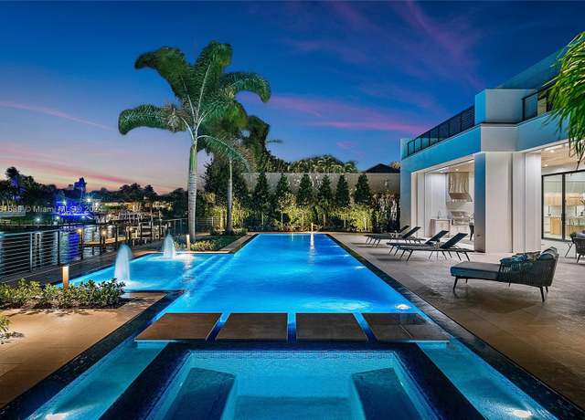 Property at 410 Mariner Dr, Jupiter, FL 33477, 5 beds, 6.5 baths