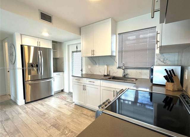 Property at 8300 Sunrise Lakes Blvd #208, Sunrise, FL 33322, 1 bed, 1 bath