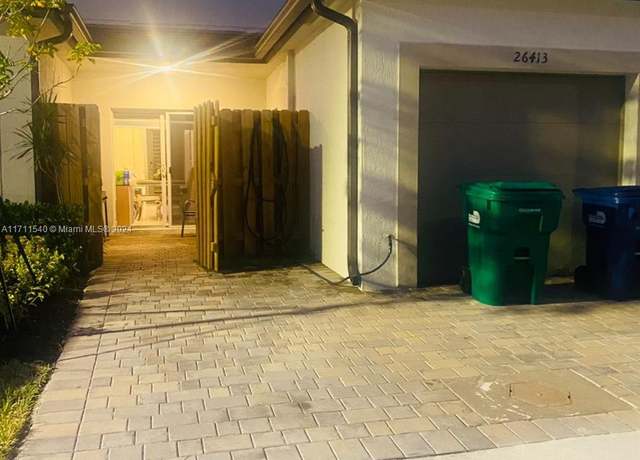 Property at 26413 SW 149th Ave #26413, Homestead, FL 33032, 4 beds, 2.5 baths