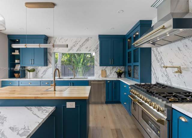 Property at 720 N Shore Dr, Miami Beach, FL 33141, 4 beds, 4.5 baths