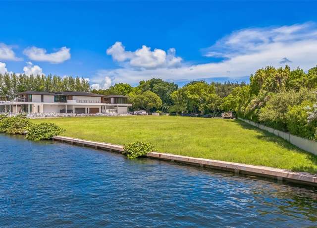 Property at 10 Casuarina Concourse, Coral Gables, FL 33143