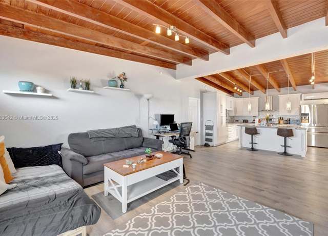 Property at 3138 SW 14th St, Fort Lauderdale, FL 33312, 3 beds, 2 baths