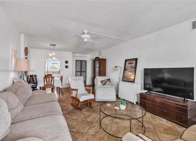 Property at 4320 Washington St #417, Hollywood, FL 33021, 2 beds, 2 baths