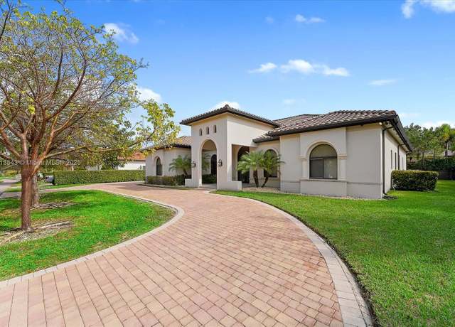 Property at 13555 SW 106th Ave, Miami, FL 33176, 5 beds, 4 baths