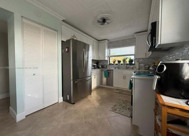 Property at 10207 Sunrise Lakes Blvd #401, Sunrise, FL 33322, 2 beds, 2 baths