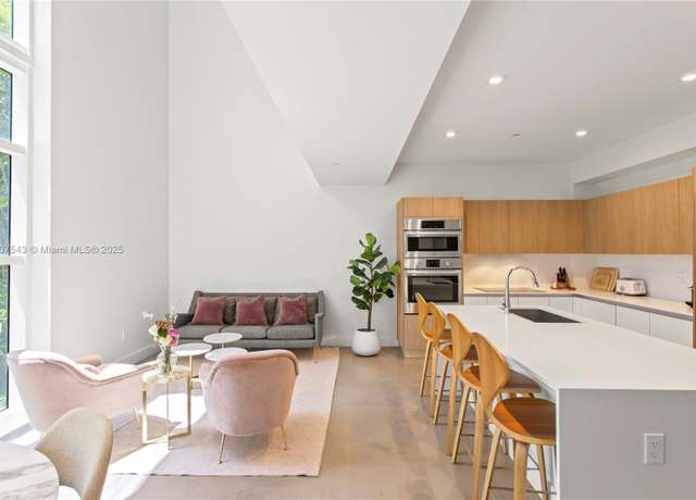Property at 455 NE 39th St #102, Miami, FL 33137, 3 beds, 2.5 baths