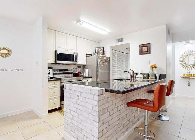 Property at 10421 SW 157th Pl #206, Miami, FL 33196, 2 beds, 2 baths