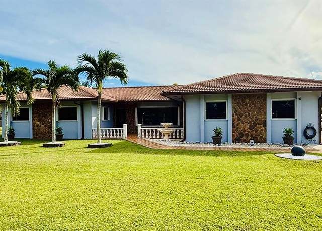 Property at 17100 SW 274th St, Homestead, FL 33031, 5 beds, 4 baths
