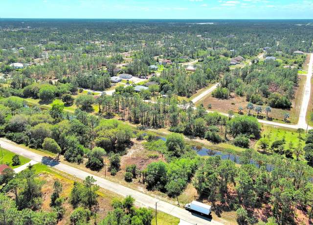Property at 624 Charles Sise St E, Lehigh Acres, FL 33974