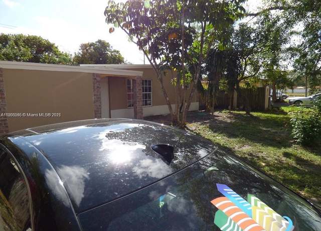 Property at 2507 N 66th Ave, Hollywood, FL 33024, 4 beds, 3 baths