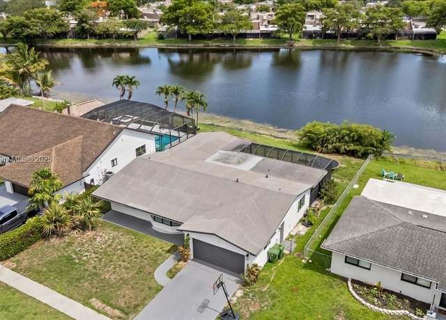 Property at 11000 NW 15th St, Pembroke Pines, FL 33026, 4 beds, 3 baths