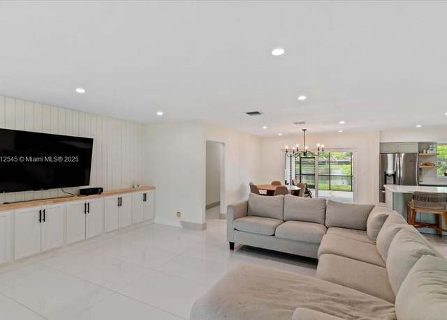 Property at 11000 NW 15th St, Pembroke Pines, FL 33026, 4 beds, 3 baths