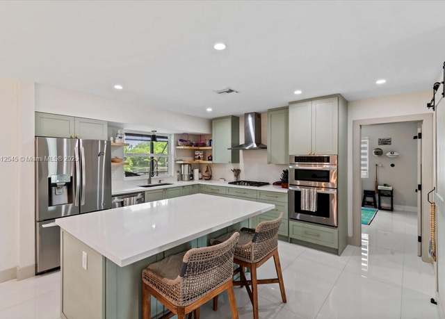 Property at 11000 NW 15th St, Pembroke Pines, FL 33026, 4 beds, 3 baths