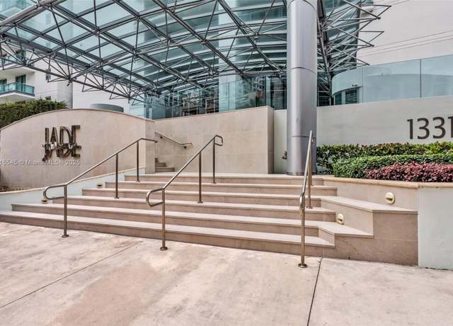 Property at 1331 Brickell Bay Dr #1808, Miami, FL 33131, 2 beds, 2 baths