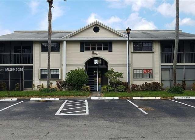 Property at 927 NE 199th St #205, Miami, FL 33179, 2 beds, 2 baths