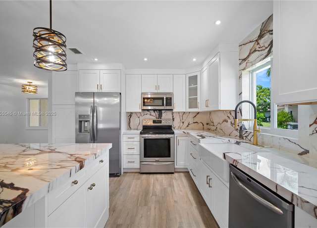 Property at 13826 Kaiser Trl, Delray Beach, FL 33484, 2 beds, 2 baths