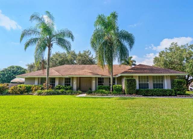 Property at 18270 SW 292nd St, Homestead, FL 33030, 4 beds, 2 baths