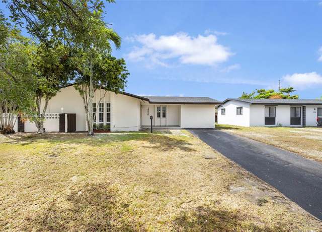 Property at 10520 SW 160th St, Miami, FL 33157, 4 beds, 3 baths