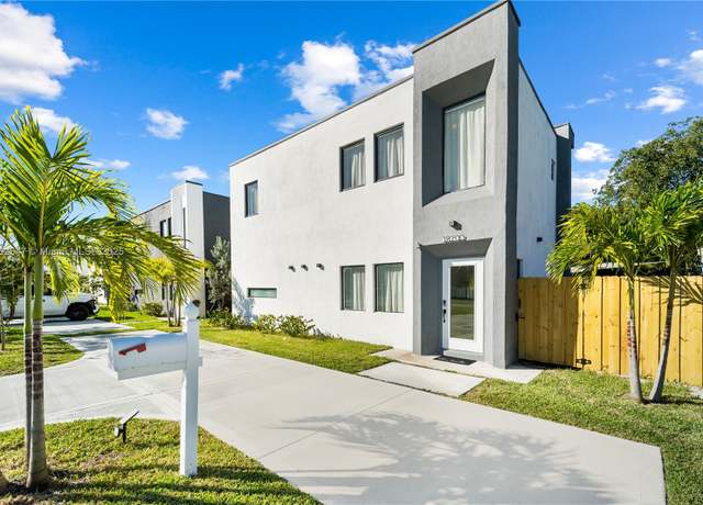 Property at 18700 SW 117th Ave, Miami, FL 33177, 3 beds, 2.5 baths