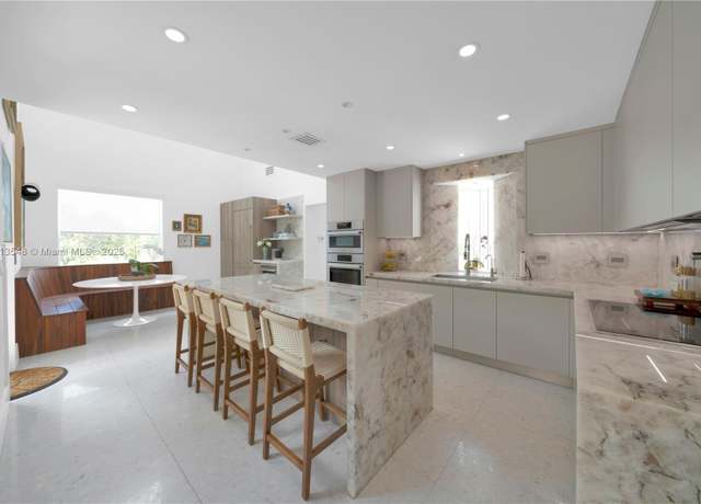 Property at 6320 Dolphin Dr, Coral Gables, FL 33158, 5 beds, 5 baths