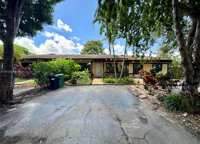 Property at 13527 SW 101st Ln, Miami, FL 33186, 2 beds, 2 baths