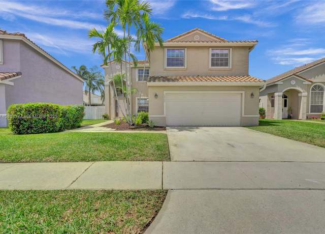 Property at 18960 NW 10th Ter, Pembroke Pines, FL 33029, 3 beds, 2.5 baths