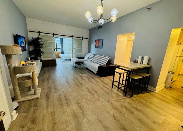 Property at 20515 E Country Club Dr #148, Aventura, FL 33180, 1 bed, 1.5 baths