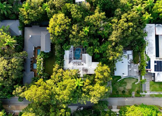 Property at 2850 Natoma St, Coconut Grove, FL 33133, 3 beds, 2.5 baths