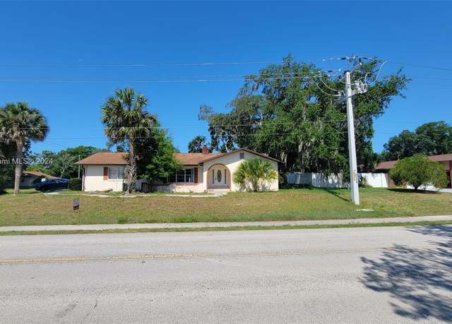 Property at 56 Florida Park Dr, Palm Coast, FL 32137, 3 beds, 2.5 baths