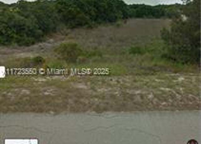 Property at 212 Impatiens St, Lake Placid, FL 33852