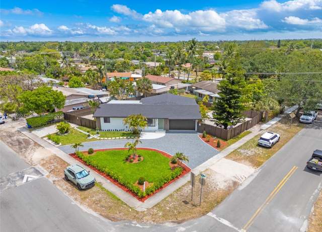 Property at 3732 SW 16th St, Fort Lauderdale, FL 33312, 4 beds, 2 baths