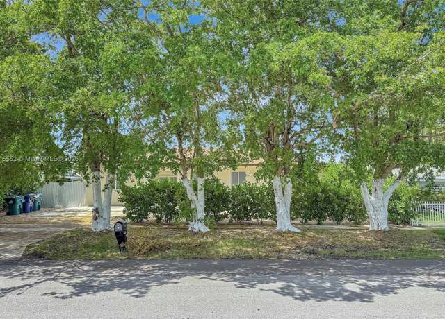 Property at 10245 SW 212th St, Cutler Bay, FL 33189, 4 beds, 4 baths