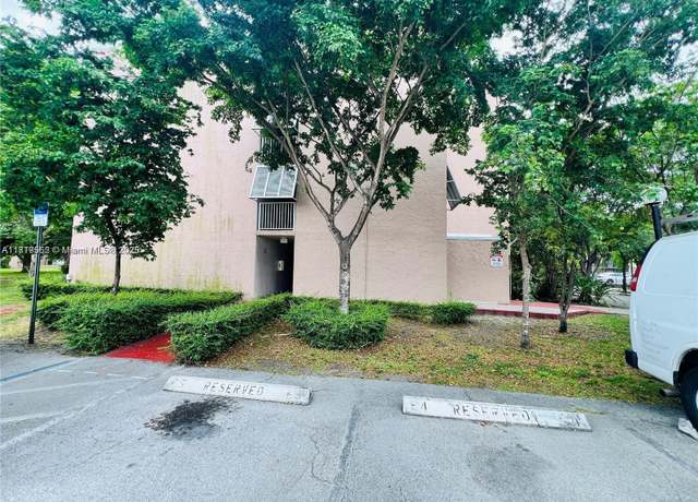Property at 8511 NW 8th St #103, Miami, FL 33126, 2 beds, 2 baths