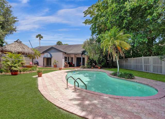 Property at 6653 Stratford Dr, Parkland, FL 33067, 2 beds, 2 baths