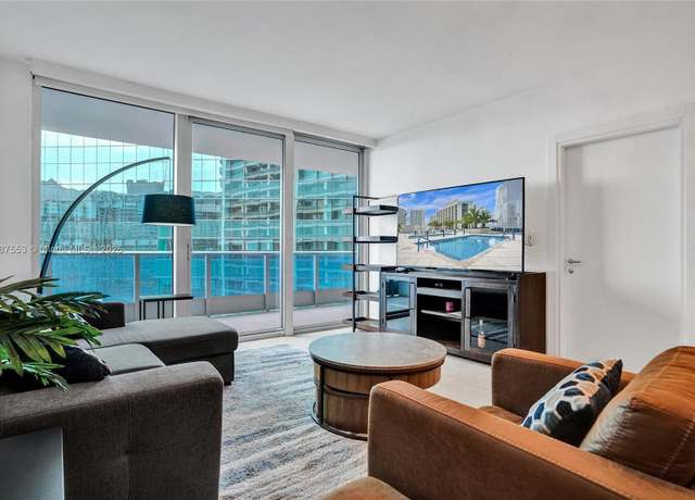 Property at 200 Biscayne Boulevard Way #3211, Miami, FL 33131, 1 bed, 1.5 baths