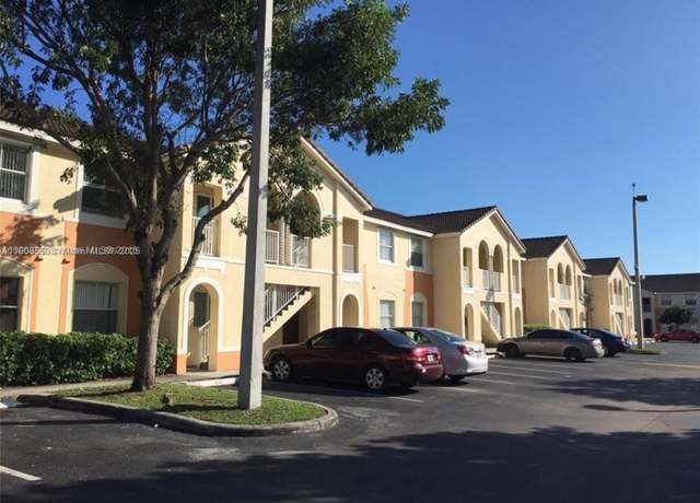 Property at 2903 SE 17th Ave #102, Homestead, FL 33035, 3 beds, 2 baths