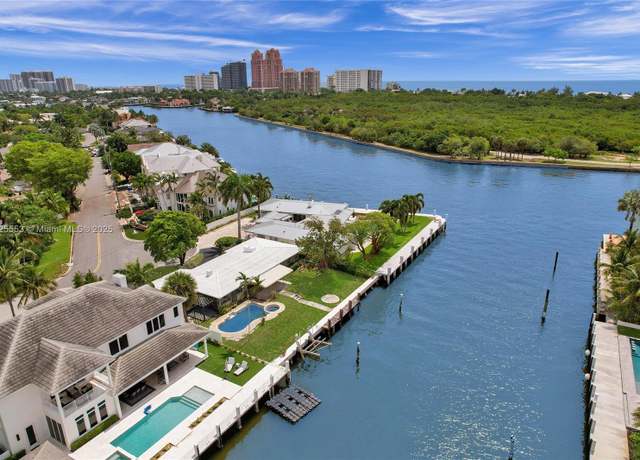 Property at 2756 NE 18th St, Fort Lauderdale, FL 33305, 3 beds, 3.5 baths