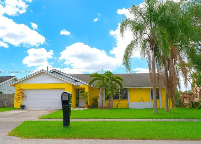 Property at 16480 SW 299th Dr, Homestead, FL 33033, 3 beds, 2 baths